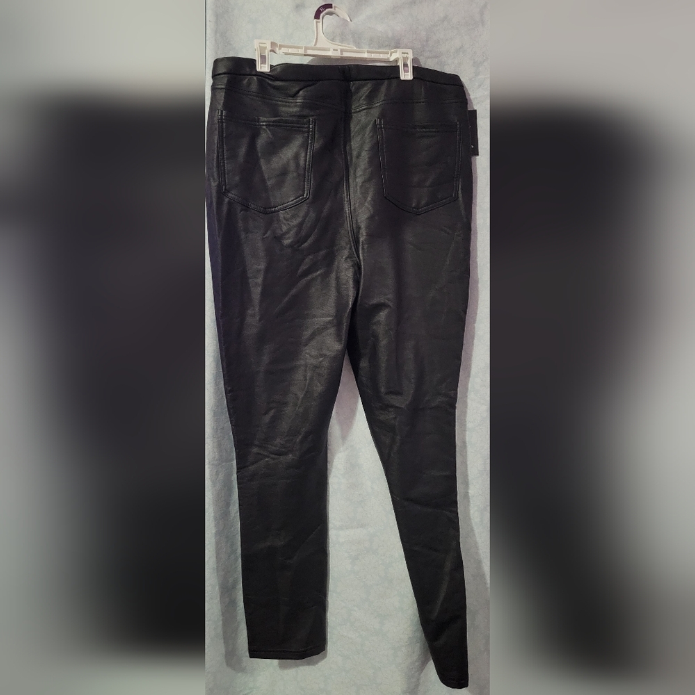 Pants leather